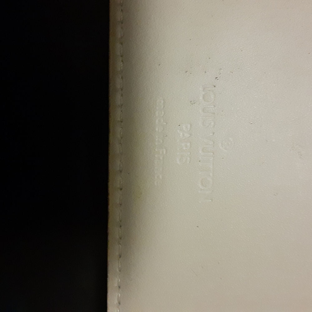 Louis Vuitton  Paris Wallet - Picture 15 of 16